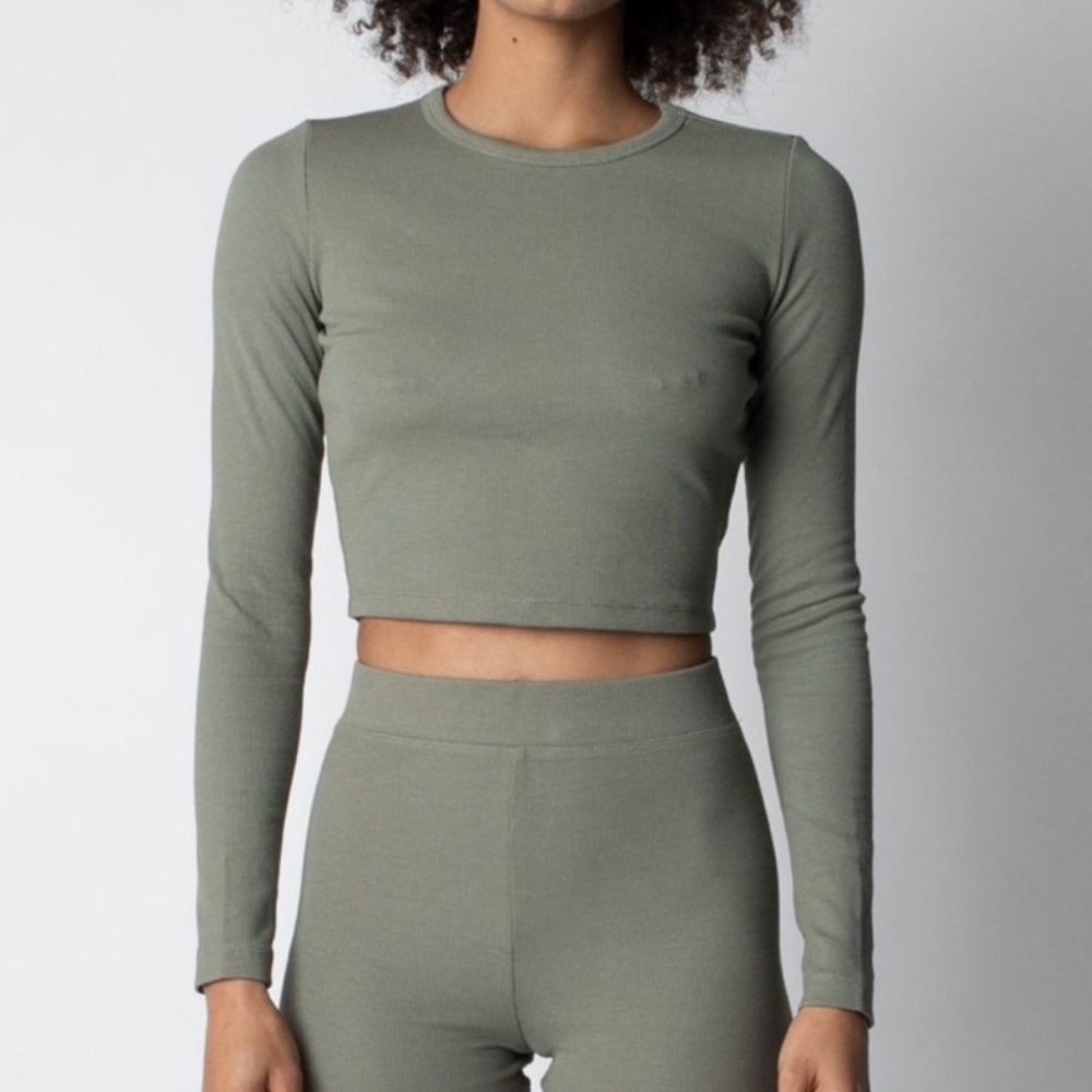 Talentless | Ribbed Long Sleeve Crop